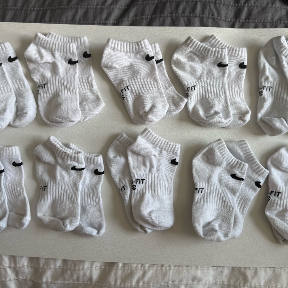 Nike Boys White Athletic Socks Premium Performance 10 pairs Size S